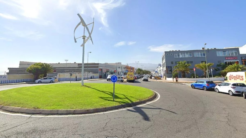 Ubicación estratégica de Comercial Naval Canaria cerca del Puerto de Las Palmas